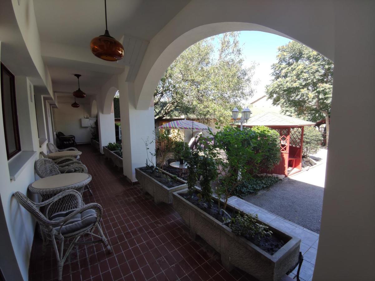 Hotel Oswaldo بودابست المظهر الخارجي الصورة