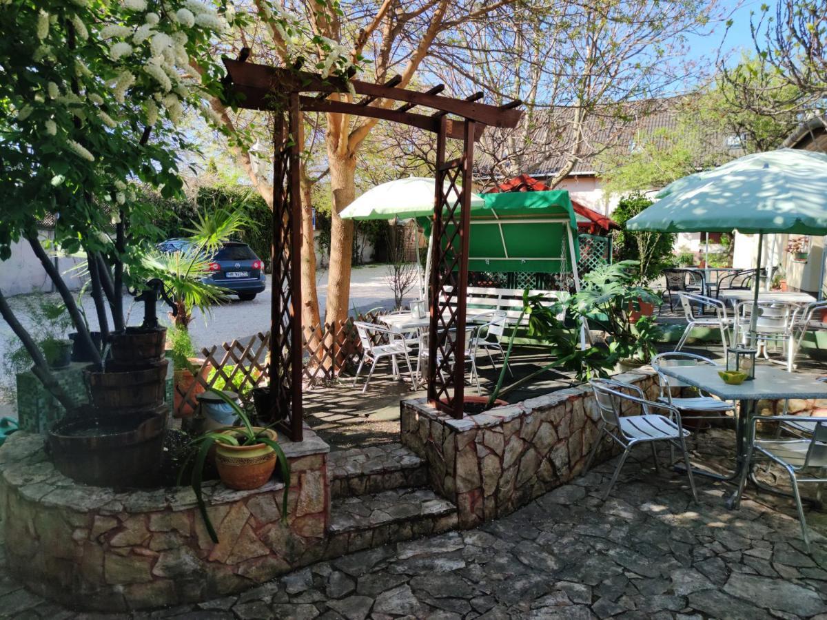 Hotel Oswaldo بودابست المظهر الخارجي الصورة