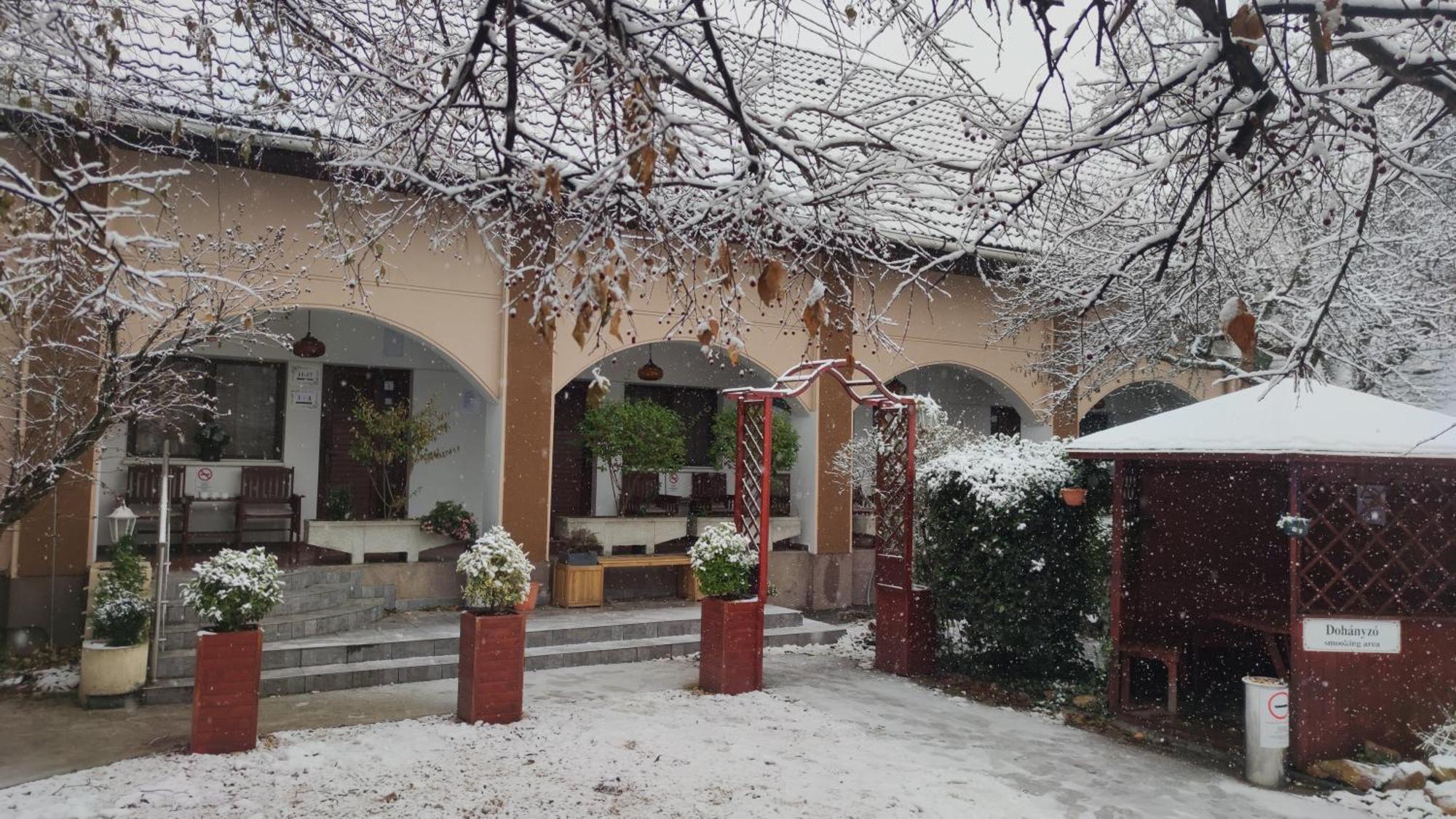 Hotel Oswaldo بودابست المظهر الخارجي الصورة